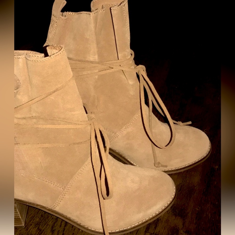 Toms Mila Toffee Wrap Laces Suede stacked Block 3” Heel Boots 10 Pristine $98 - Picture 14 of 14